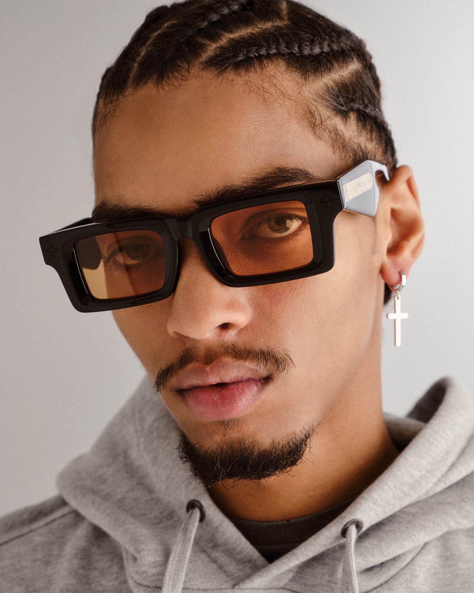 SMITHS SUNGLASSES BLACK GOLD - Image 2