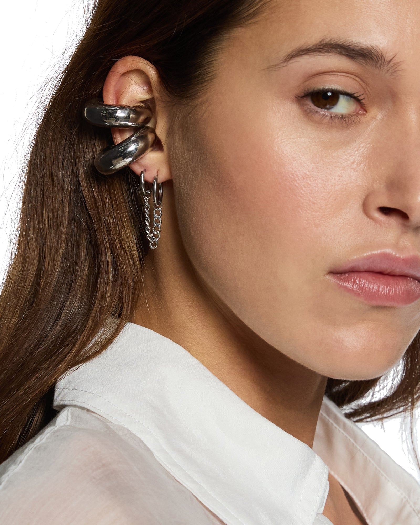 SILVER CHAINLINK HUGGIES - Image 2