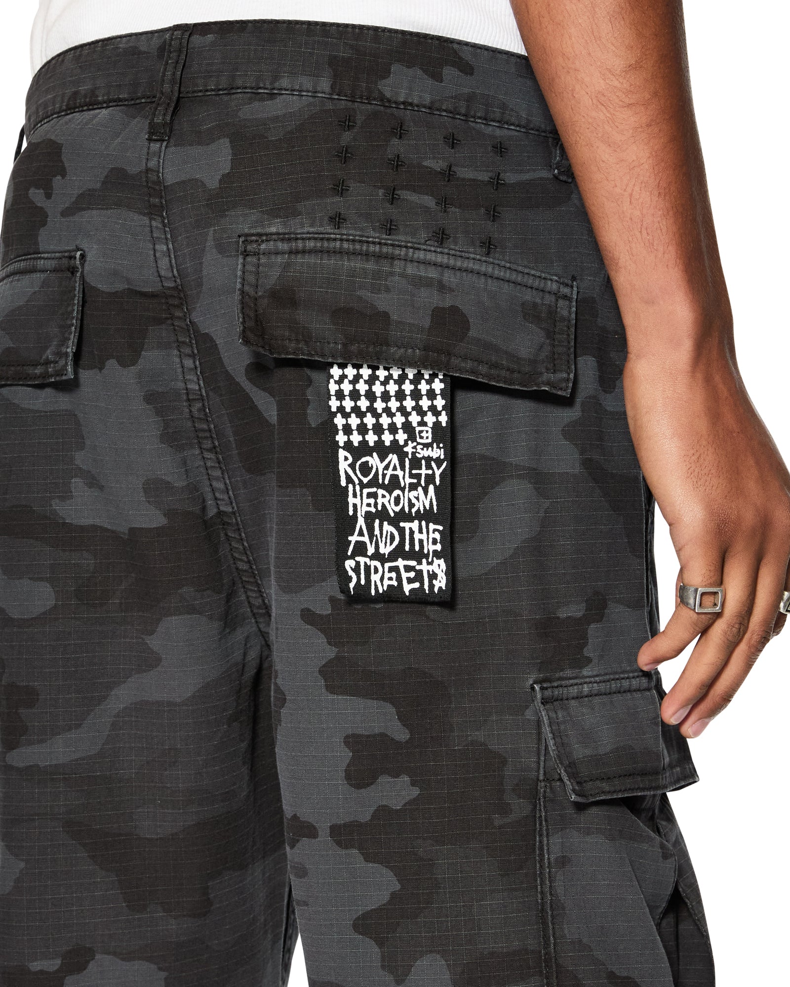 FUGITIVE CARGO SHORT BLACK CAMO - Image 3