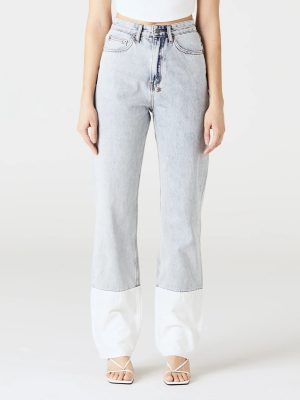 PLAYBACK MUSE CUFFED